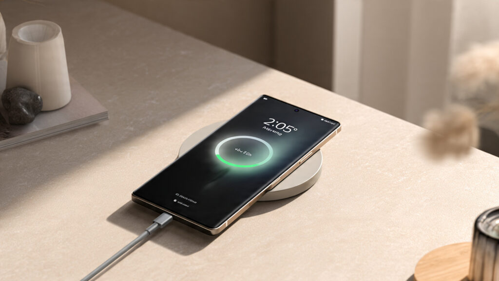 Samsung Galaxy S25 Ultra fast charging on desk setup