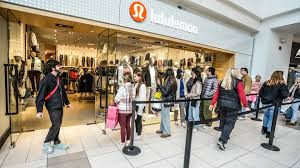 U.S. Consumer Confidence Crowded Black Friday Store: Shopping Under Economic Strain